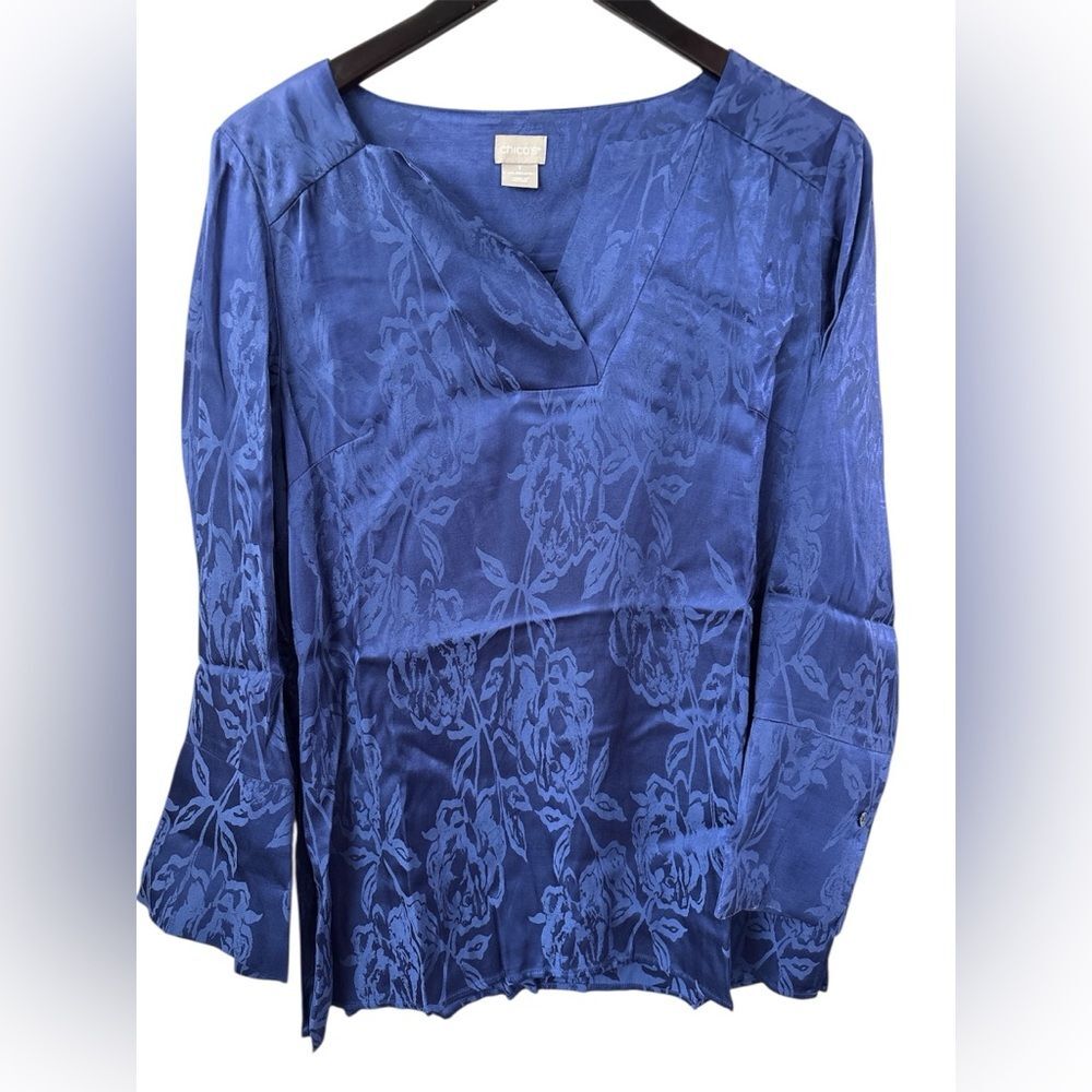 Chico’s Blue Floral Satin Long Sleeve Blouse Sz 1 US 8 10 Med Career Coastal
